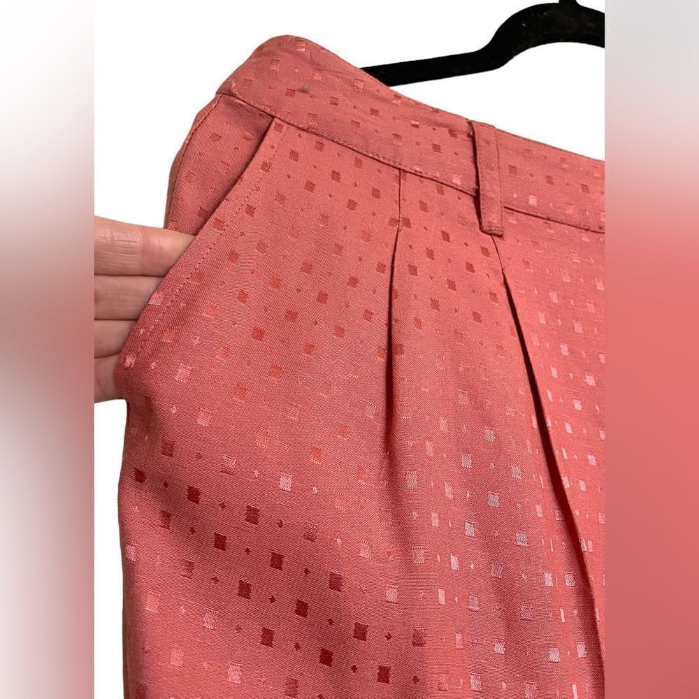 Chico’s Size 1 (U.S. 8) Jacquard Pleated Cuff Ankle Pants • Zipper & Button FLAW - Picture 3 of 15